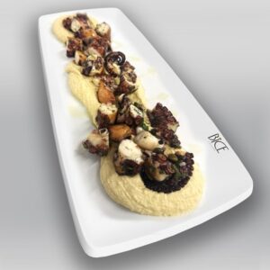Pieuvre Grillé avec Houmous Crémeux (18 Verrines)